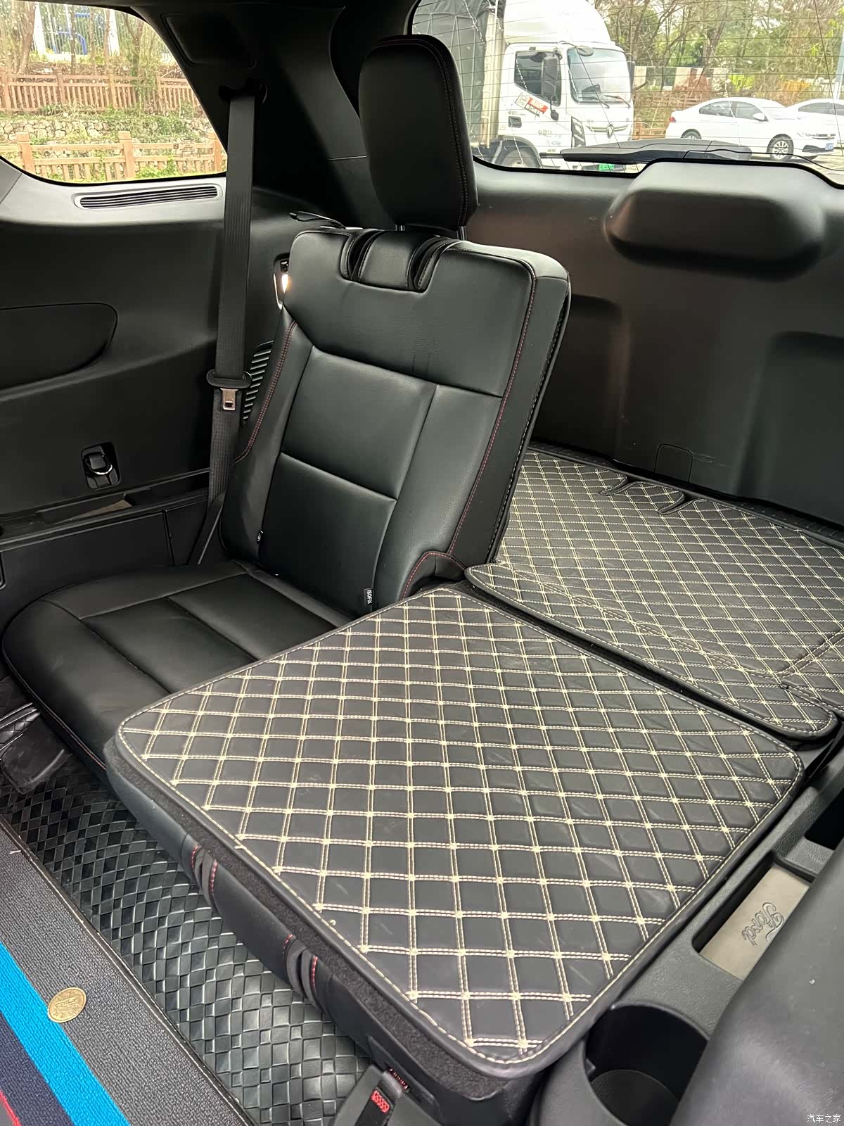 Ford Explorer, 2022 13