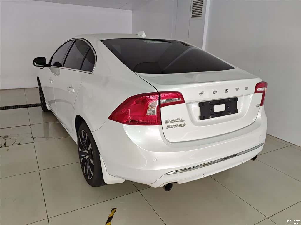 Volvo S60, 2020 все фото