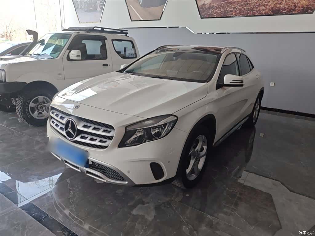 Mercedes-Benz GLA