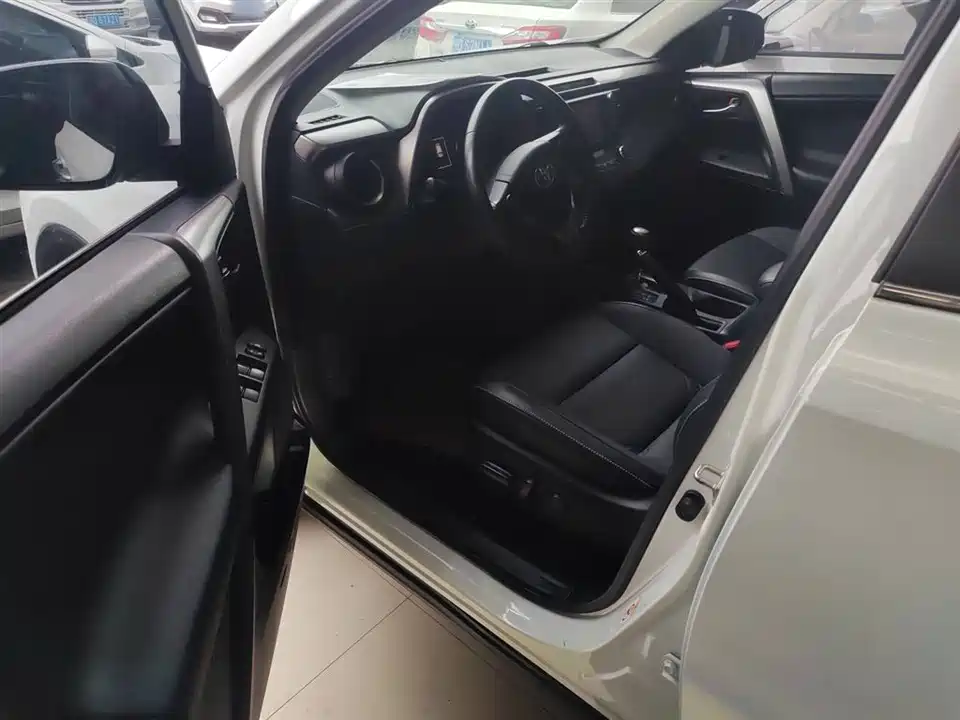Toyota RAV4 Rongfang