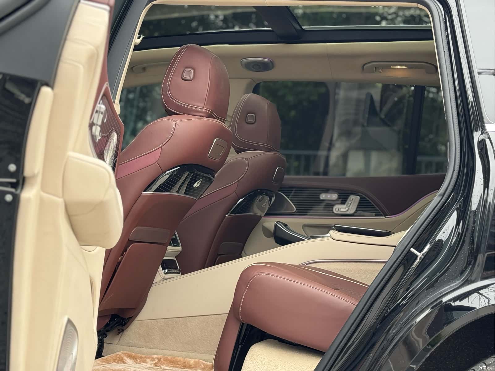 Mercedes-Benz GLS, 2024 15