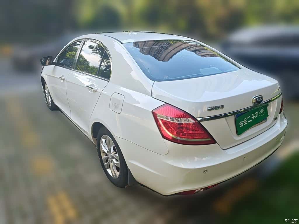 Geely Emgrand, 2015 4