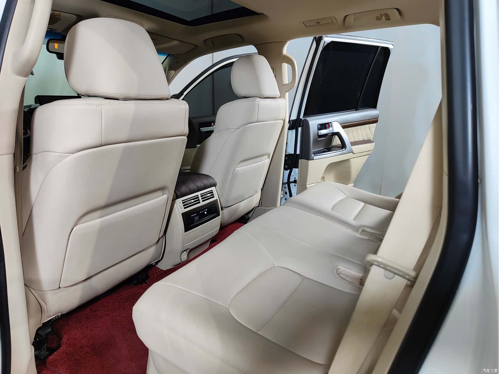 Toyota Land Cruiser, 2019 18