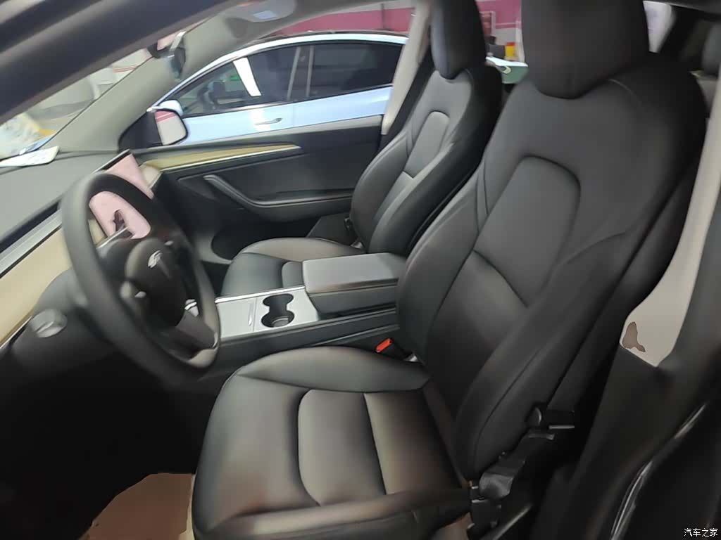 Tesla Model Y, 2023 15