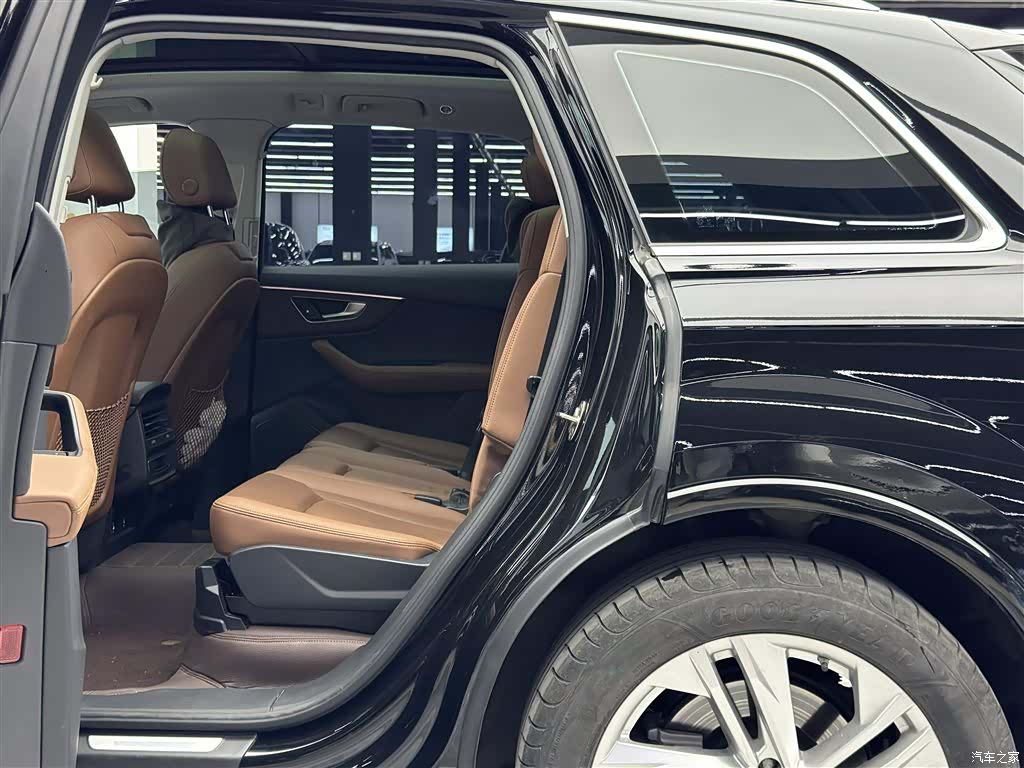 Audi Q7, 2024 7