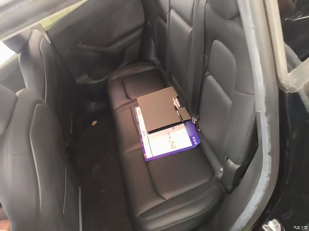 Tesla Model Y, 2022 17