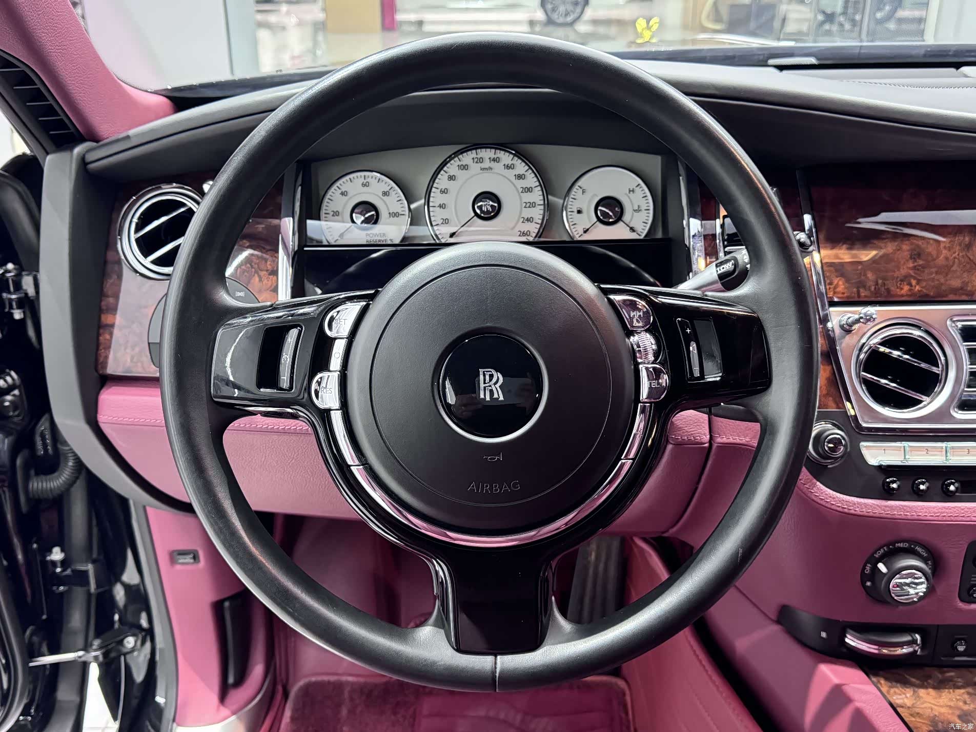 Rolls-Royce Ghost, 2014 21