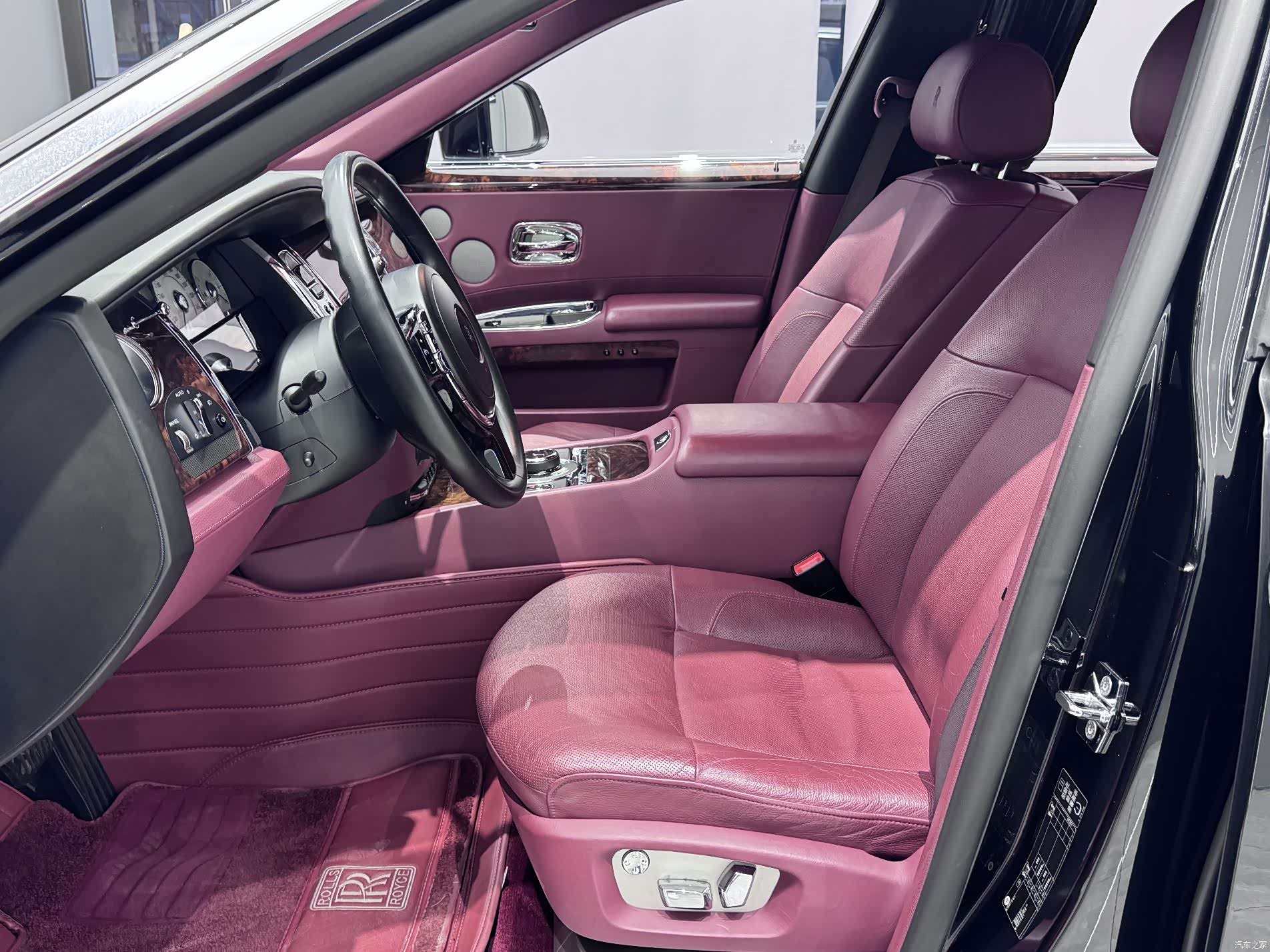 Rolls-Royce Ghost, 2014 20
