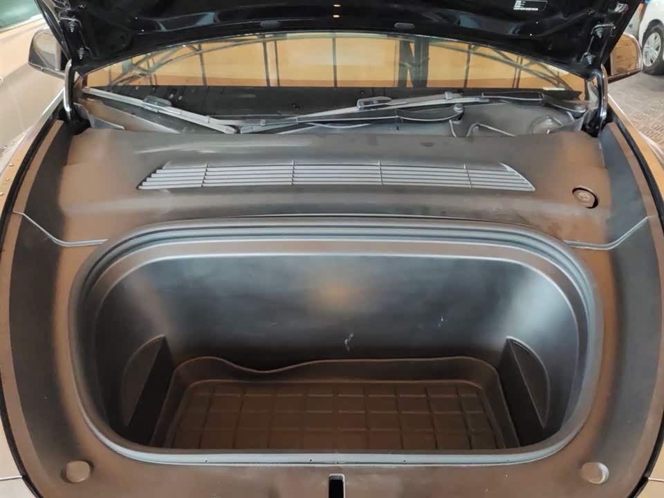 Tesla Model Y Tesla Model Y