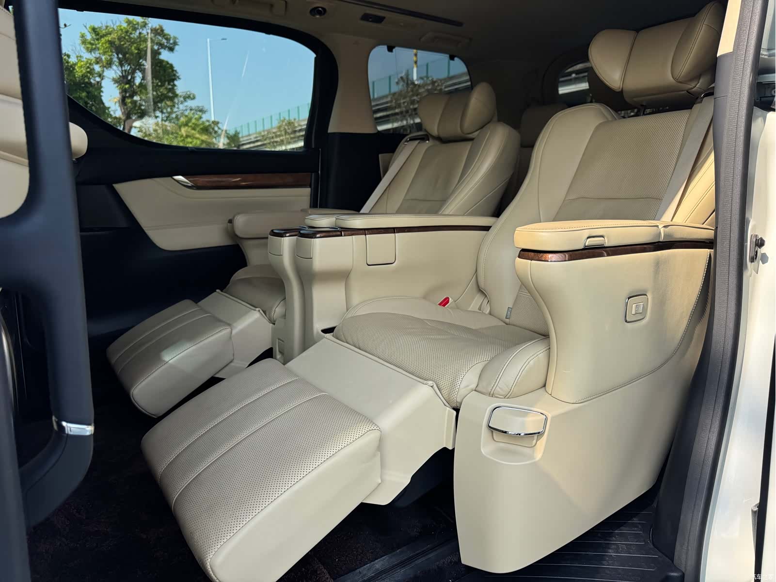 Toyota Alphard, 2017 18