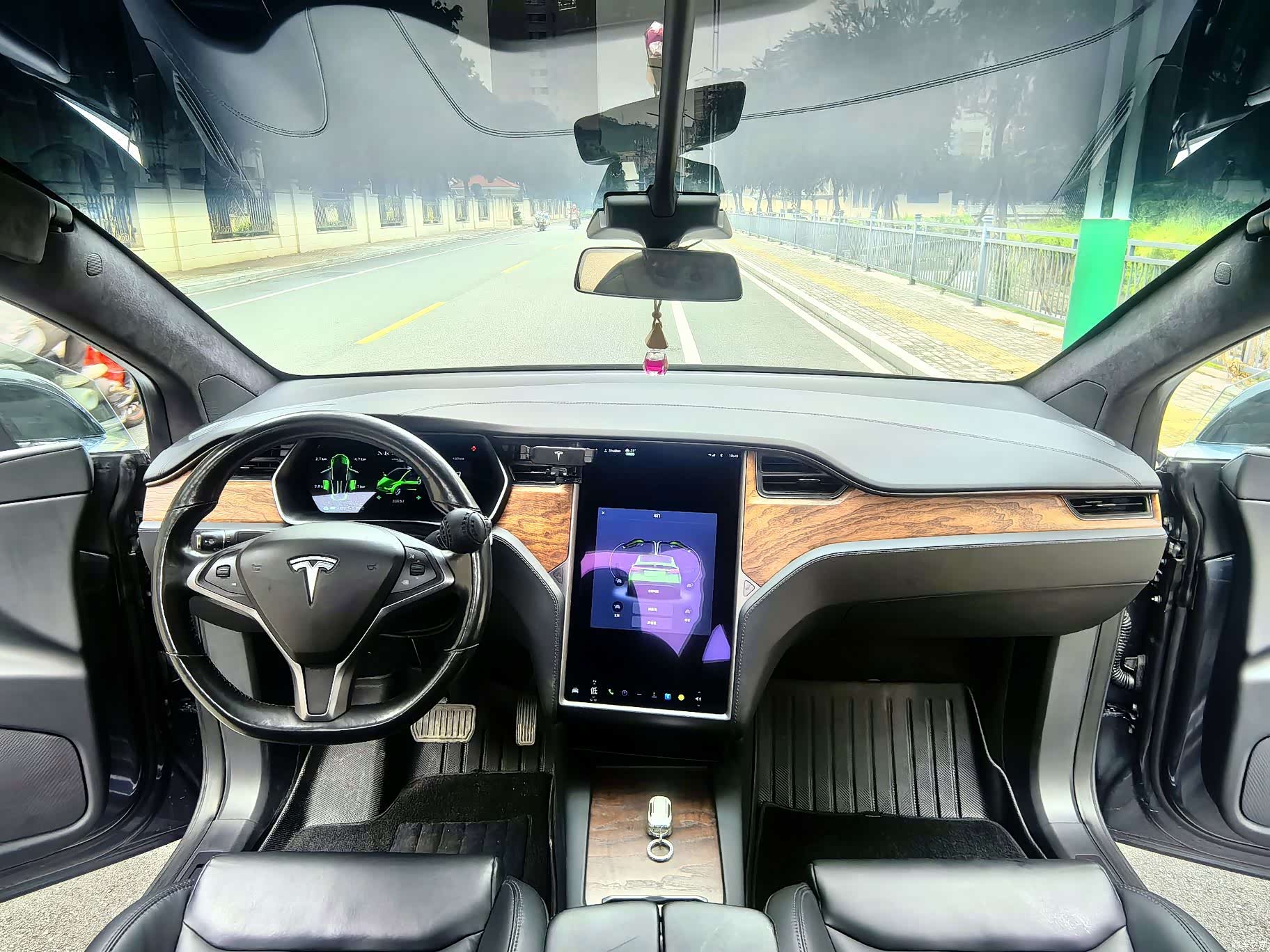 Tesla Model X, 2020 15