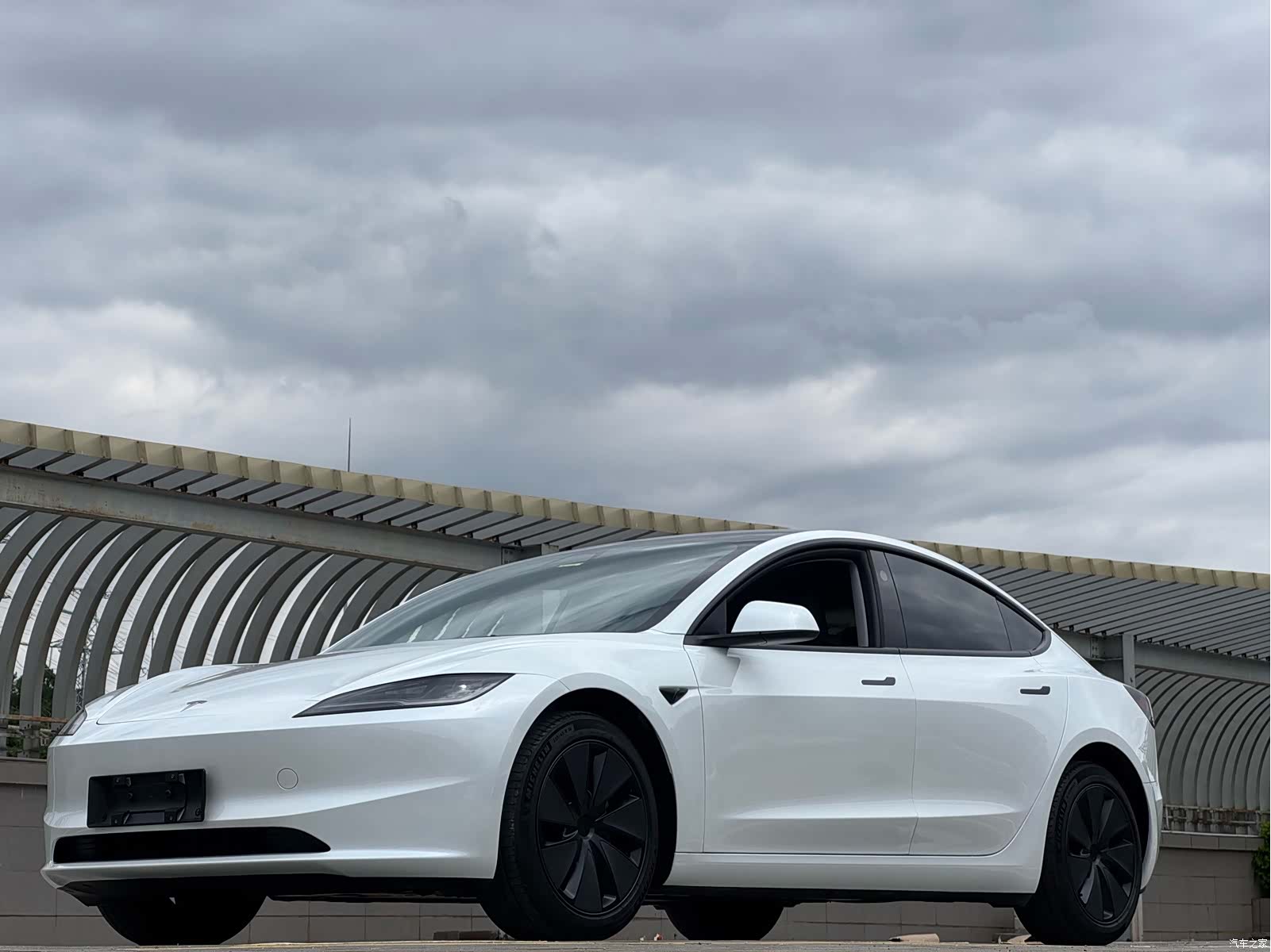 Tesla Model 3, 2025 3