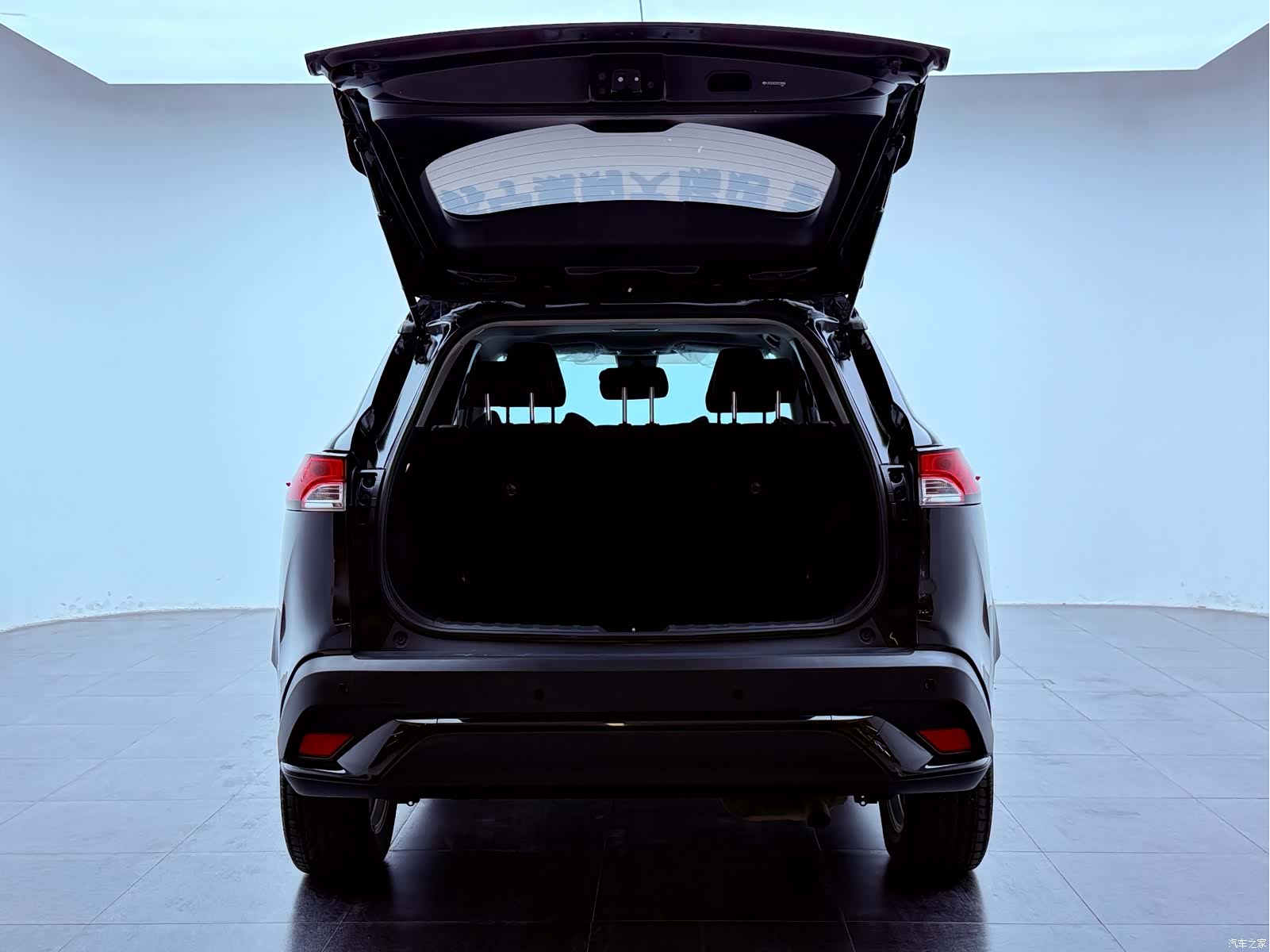 Toyota Frontlander, 2023 23