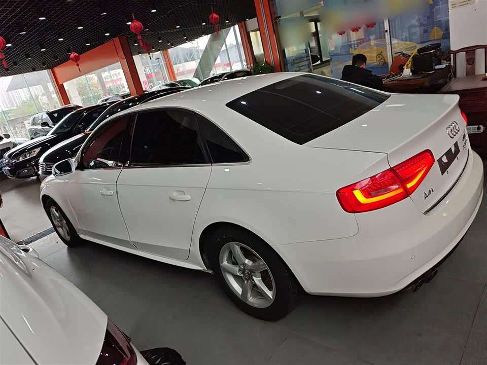Audi A4L