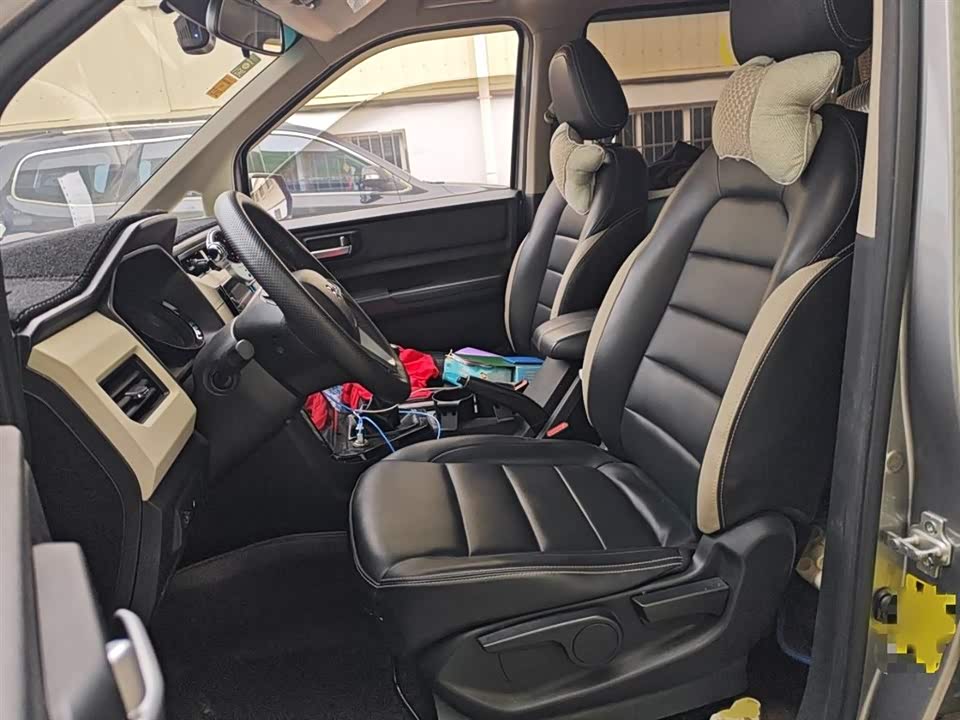 Wuling Wuling Hongguang PLUS