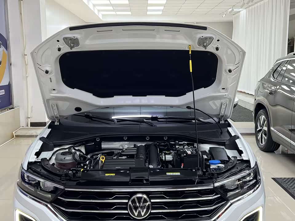 Volkswagen T-ROC exploring Songs