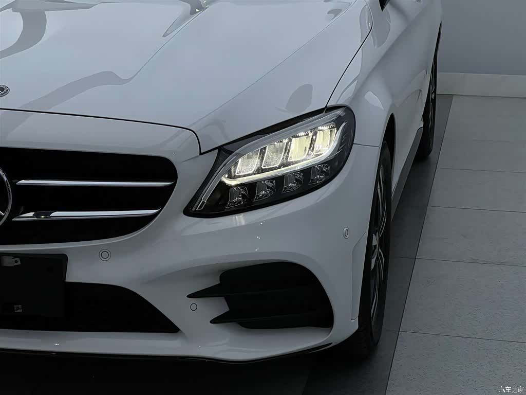 Mercedes-Benz C-Class, 2019 11