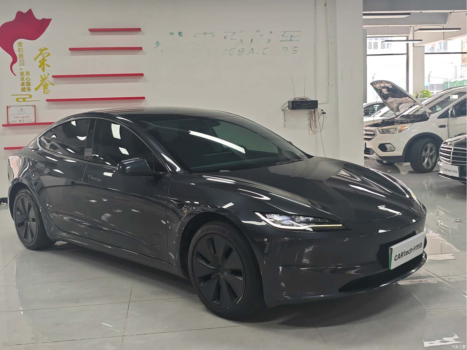 Tesla Model 3, 2025 6