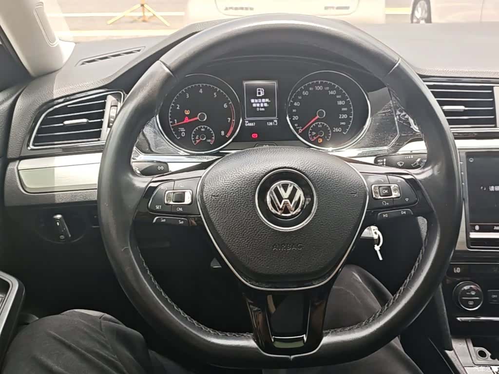 Volkswagen Lamando, 2018 11