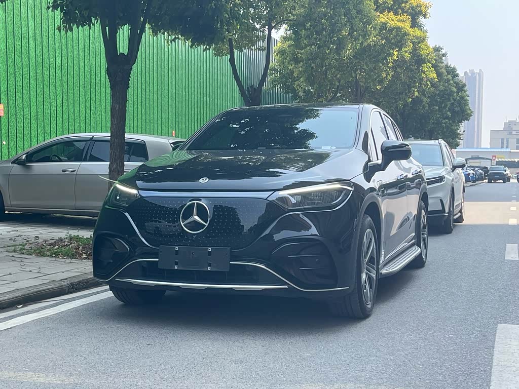 Mercedes-Benz EQE SUV