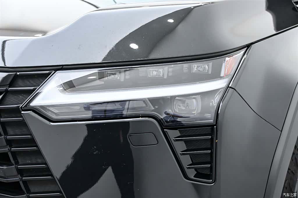 Lexus GX, 2025 10