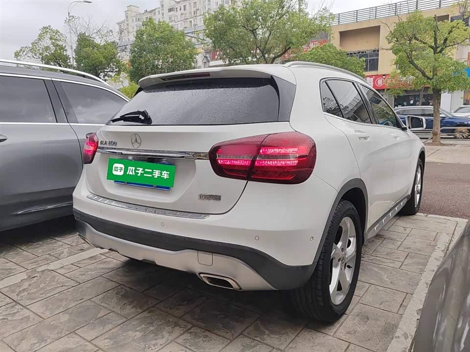 Mercedes-Benz GLA