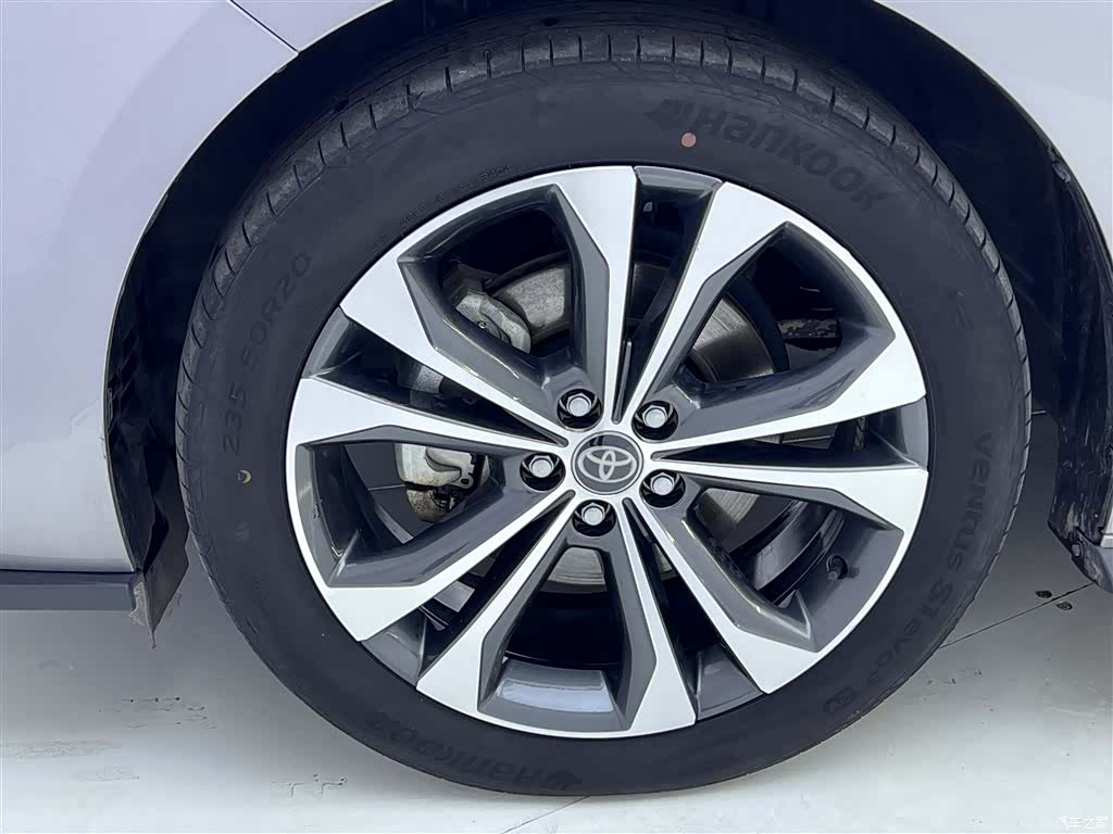 Toyota Granvia, 2024 11