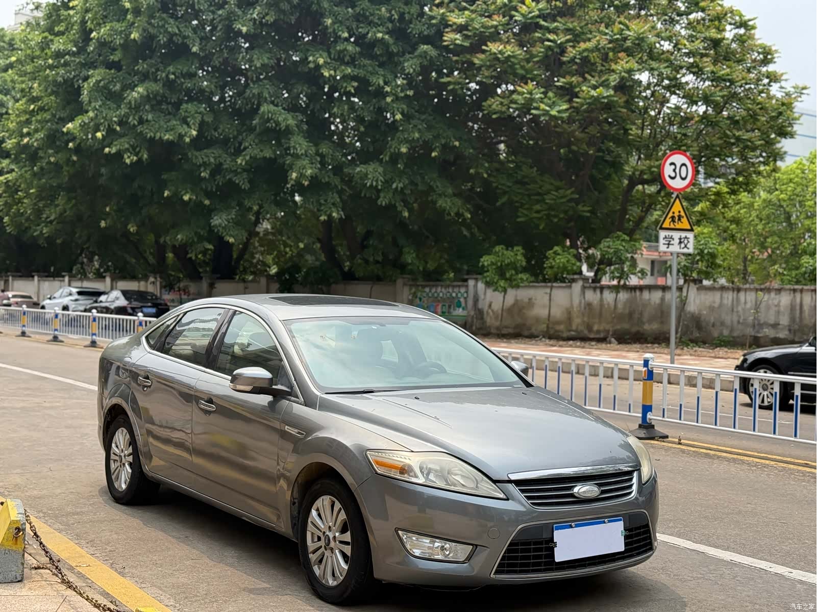 Ford Mondeo, 2011 3