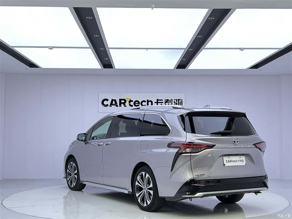 Toyota Granvia, 2024 7