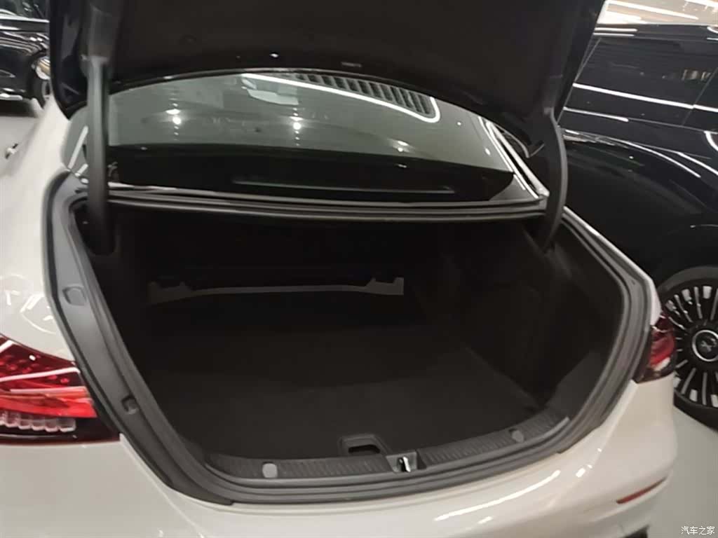 Mercedes-Benz E-Class, 2020 19