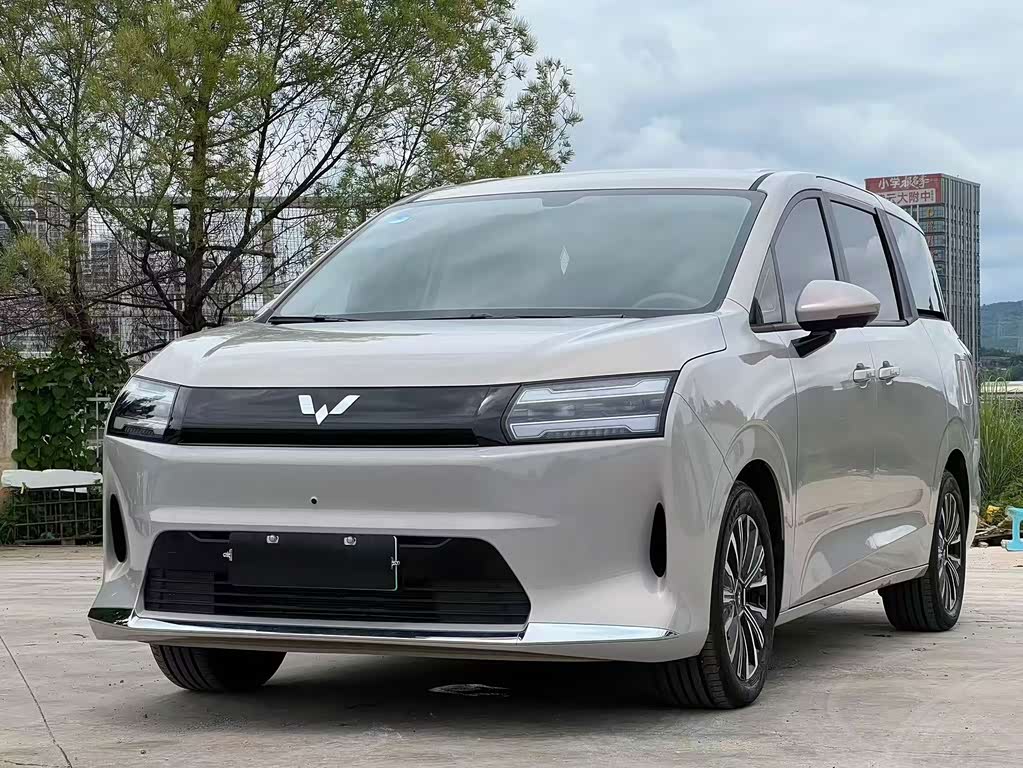 Wuling 730