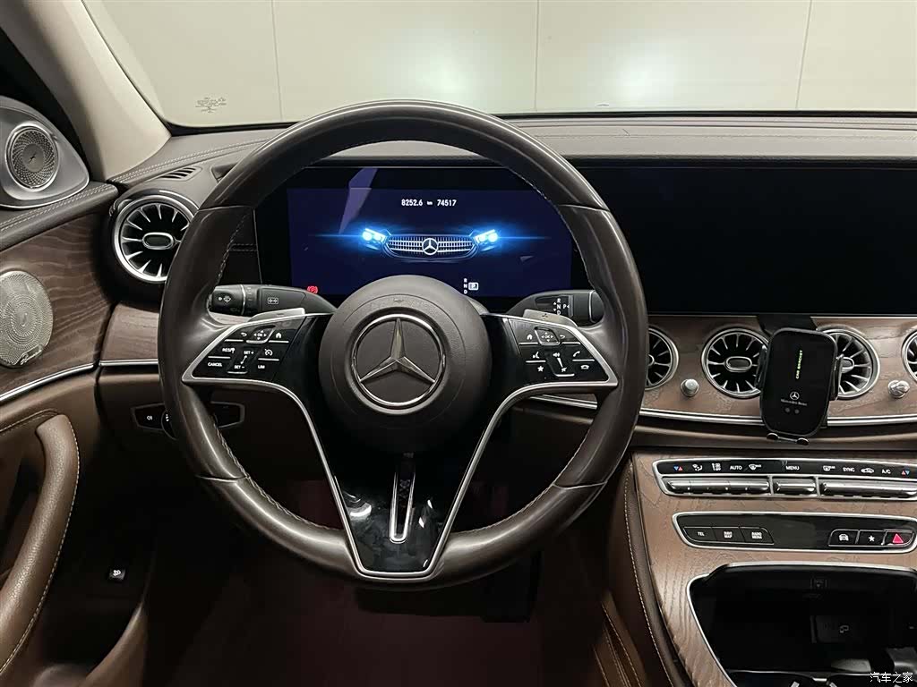 Mercedes-Benz E-Class, 2022 13