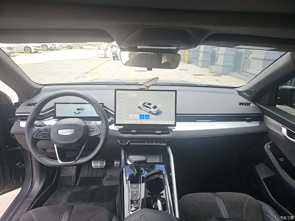 Geely Preface, 2025 10