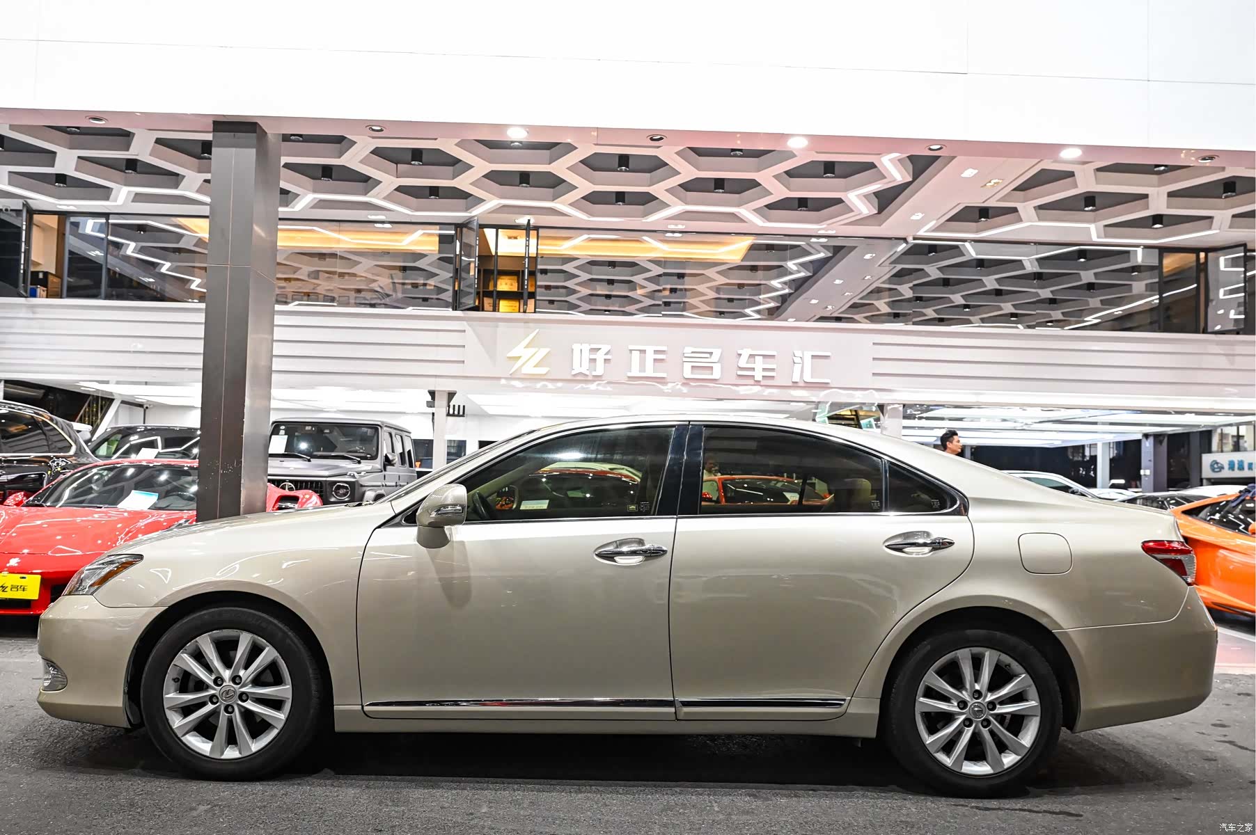 Lexus ES, 2010 3