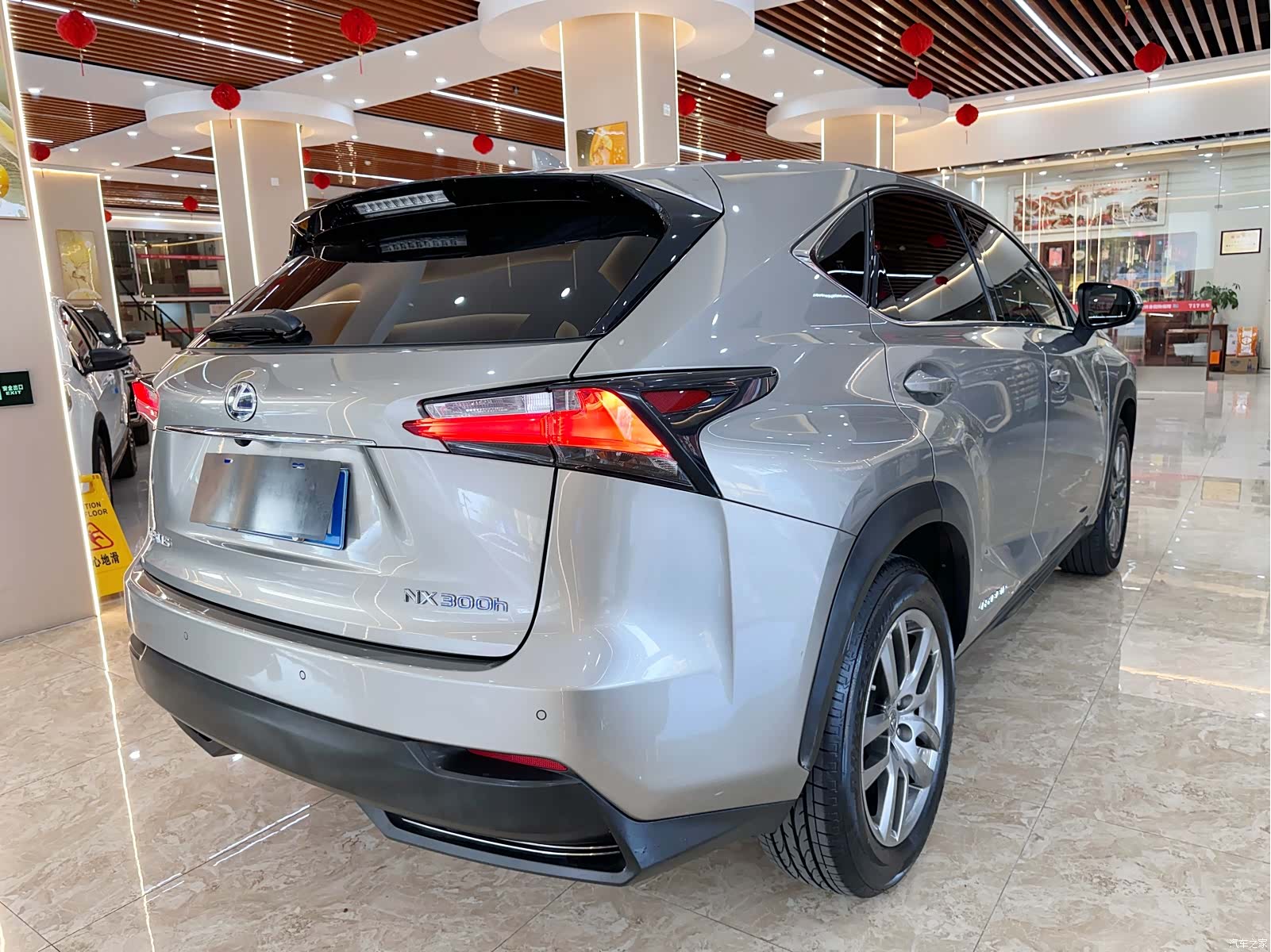Lexus NX, 2015 4