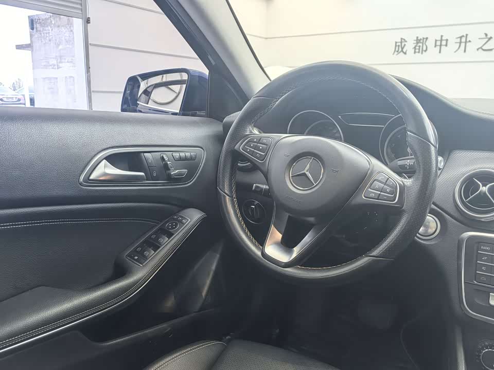 Mercedes-Benz GLA