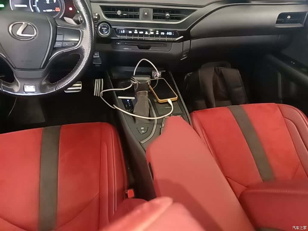 Lexus UX, 2019 14