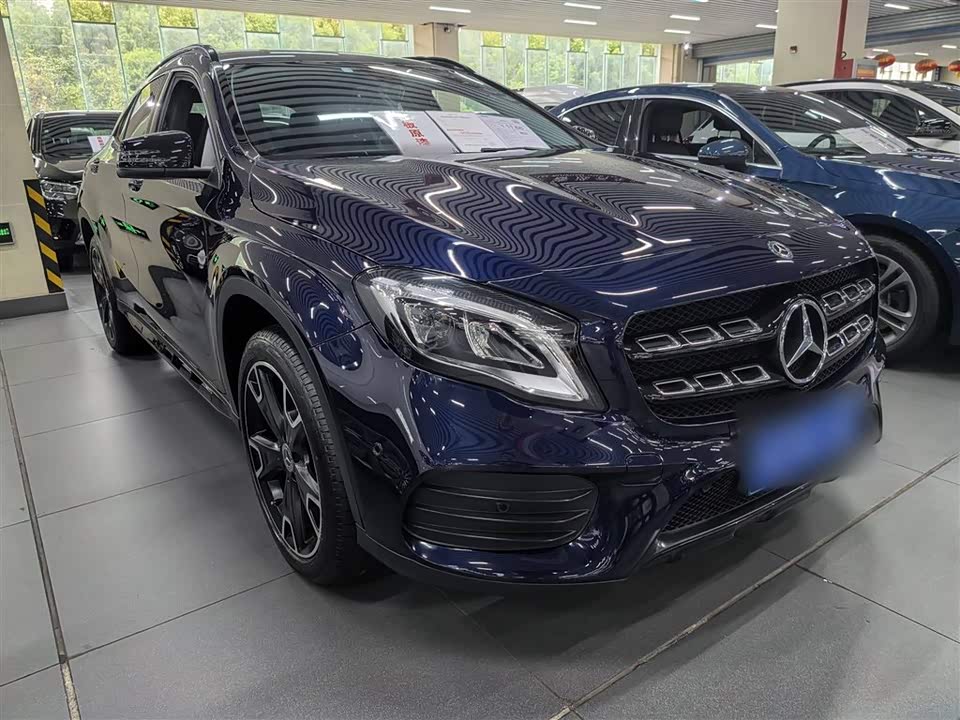Mercedes-Benz GLA
