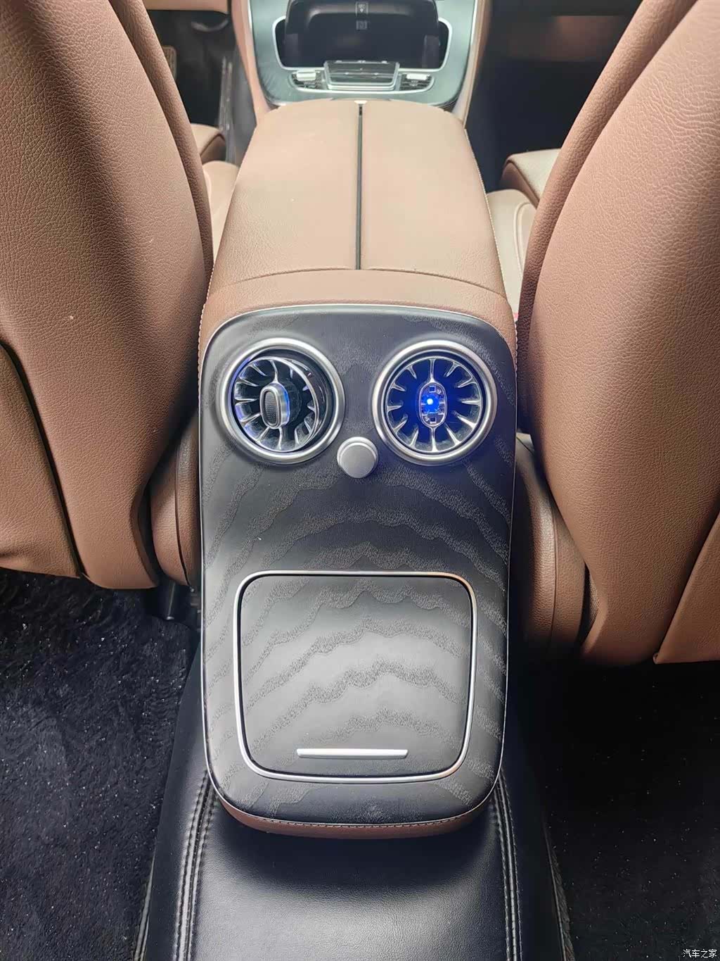 Mercedes-Benz E-Class, 2022 13