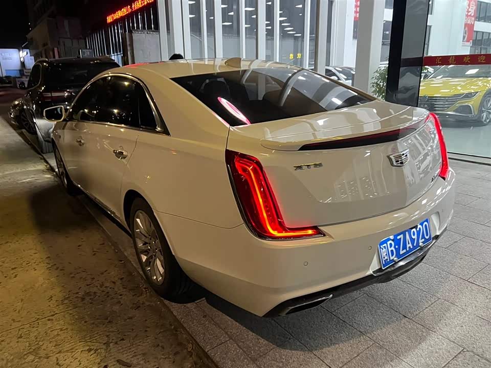 Cadillac XTS