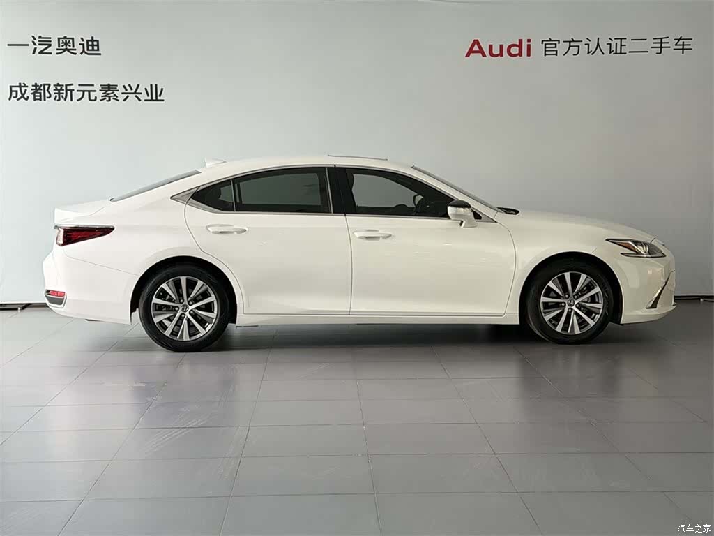 Lexus ES, 2019 3