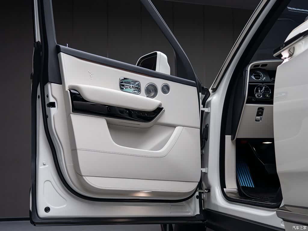 Rolls-Royce Cullinan, 2022 2