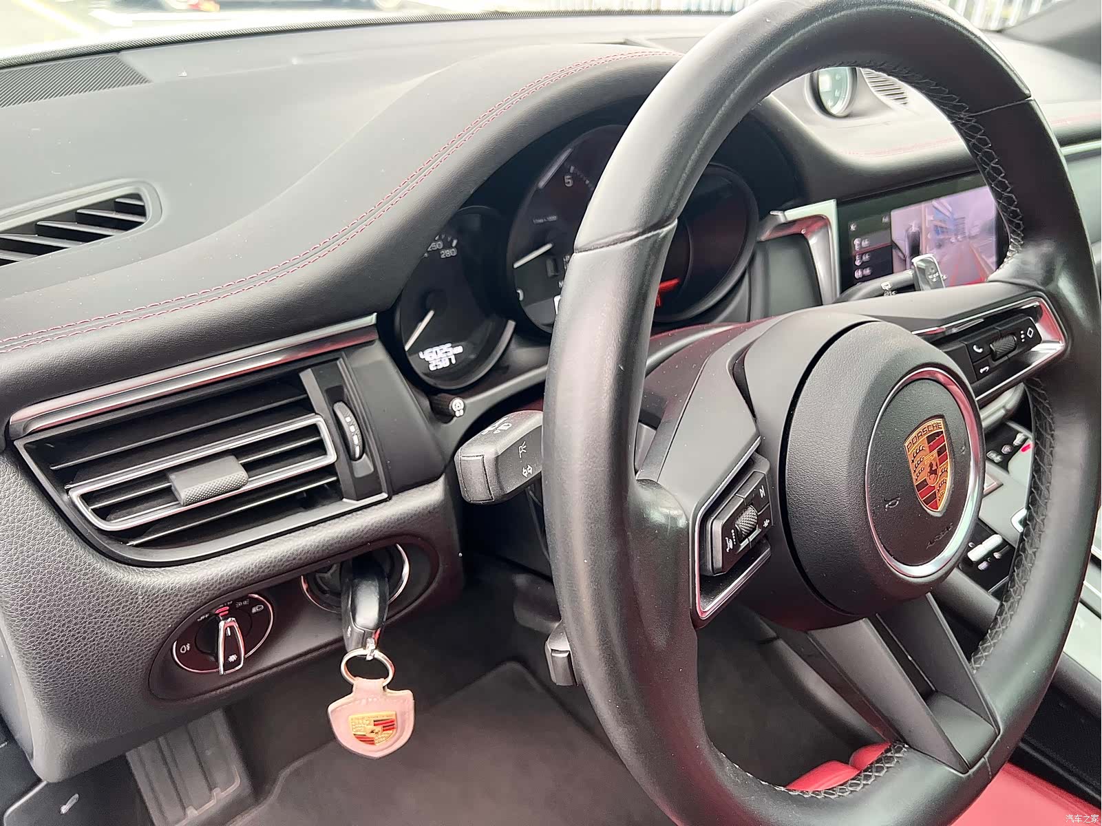 Porsche Macan, 2023 10