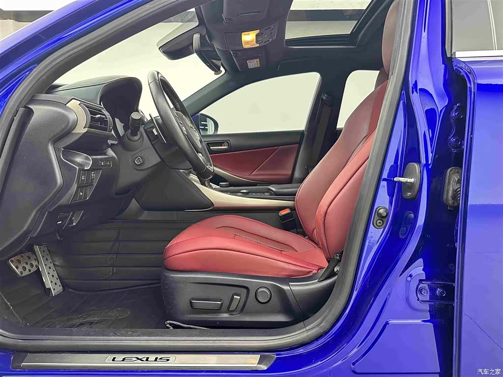 Lexus IS, 2019 6