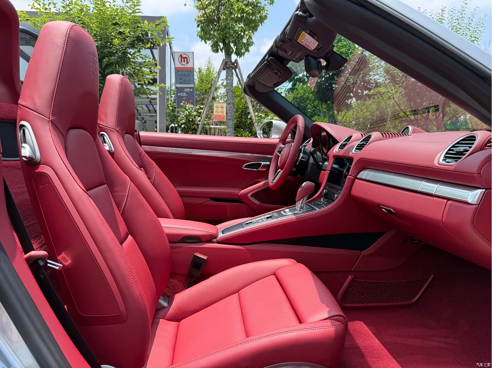 Porsche Boxster, 2026 10