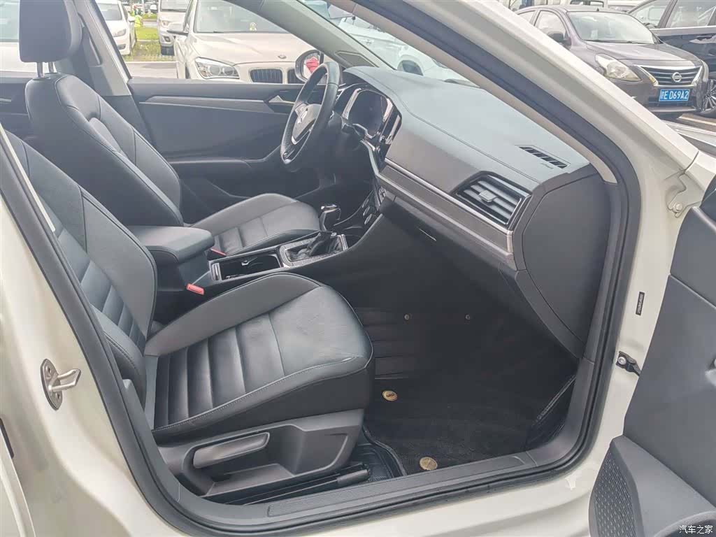 Volkswagen Sagitar, 2021 10