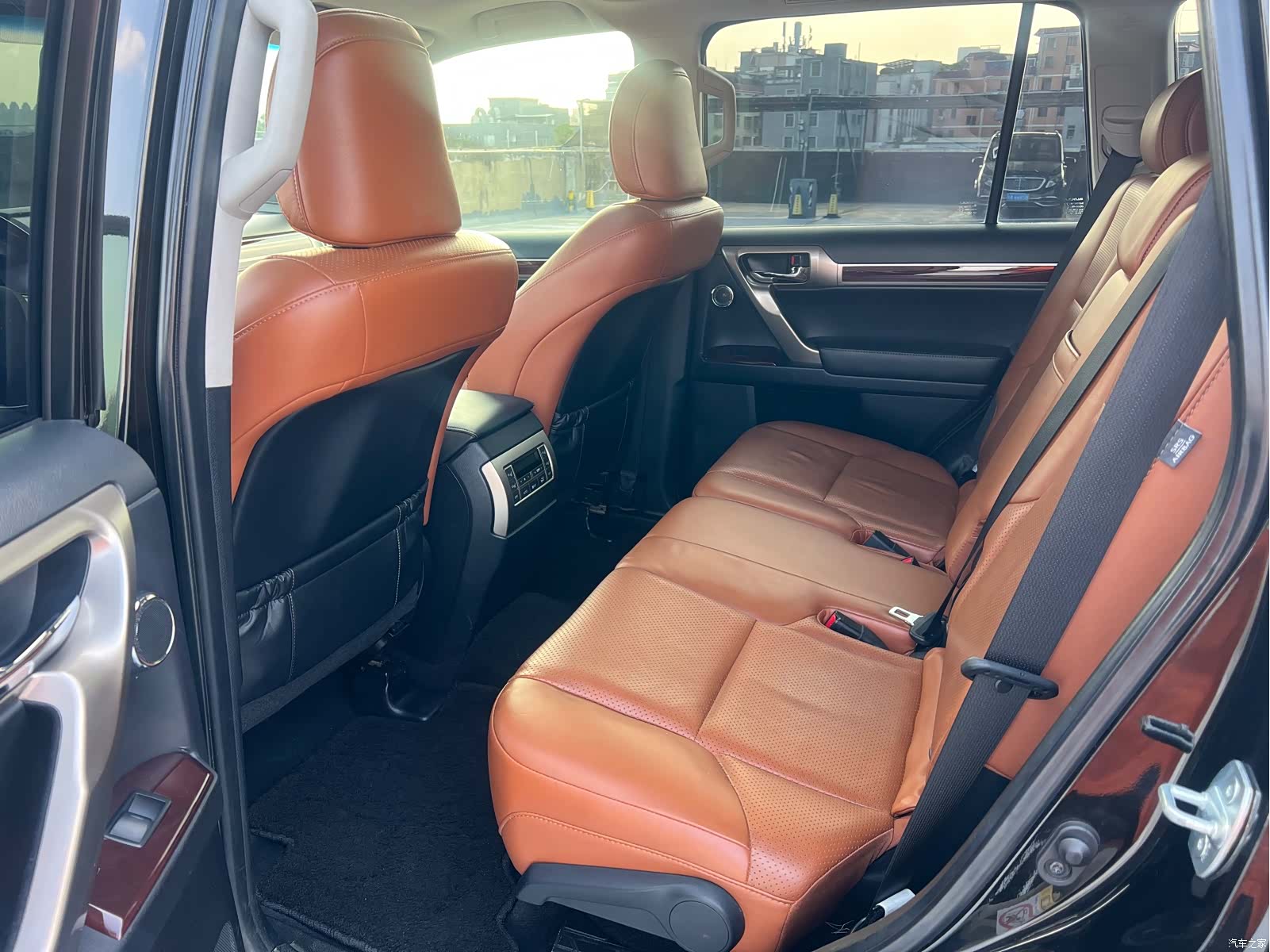 Lexus GX, 2015 13