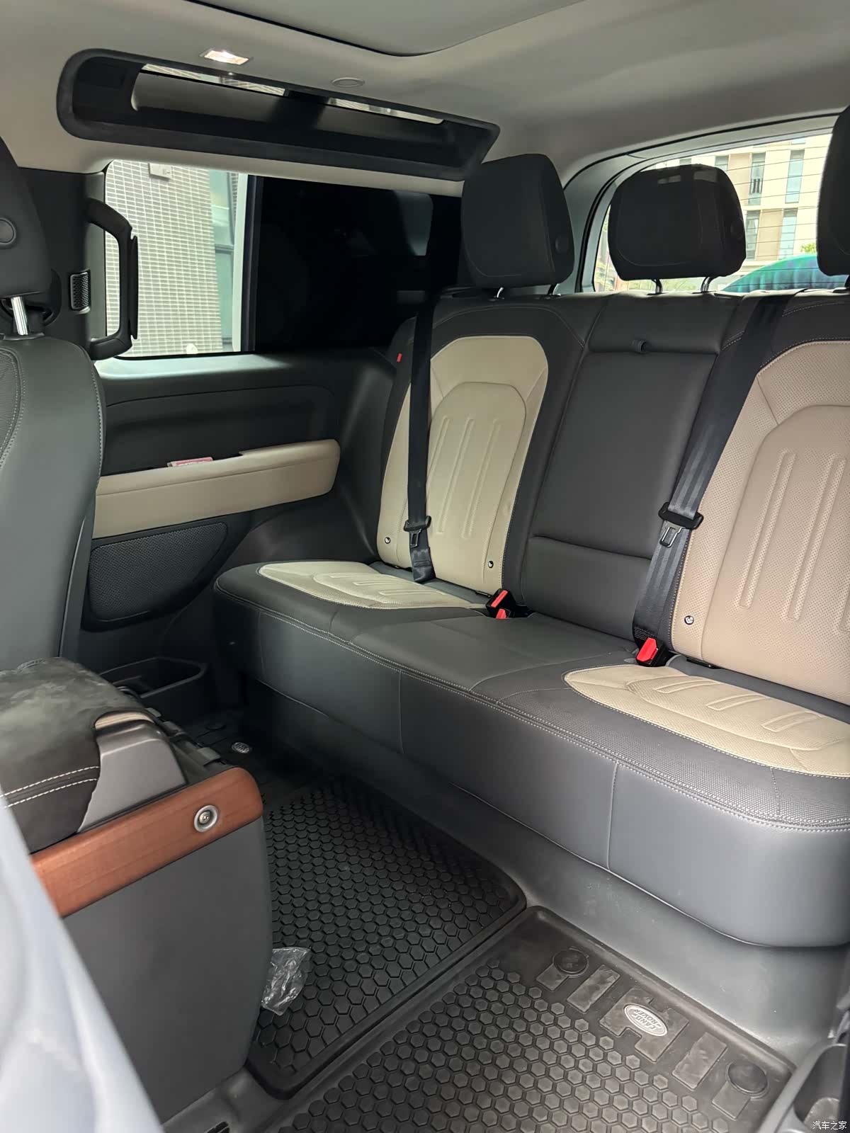 Land Rover Defender, 2021 12