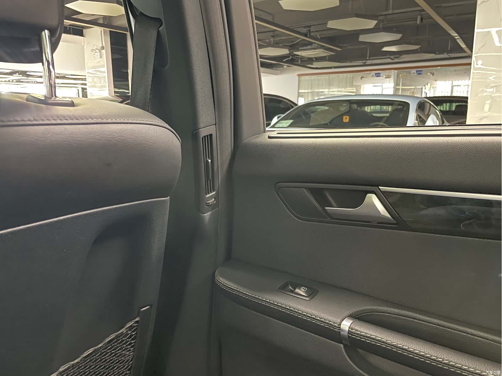 Mercedes-Benz R-Class, 2017 38