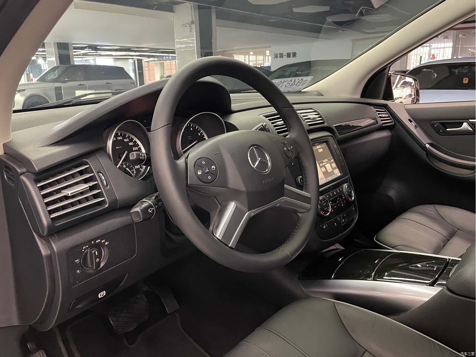 Mercedes-Benz R-Class, 2017 14